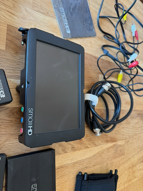 SmallHD DP6 field monitor